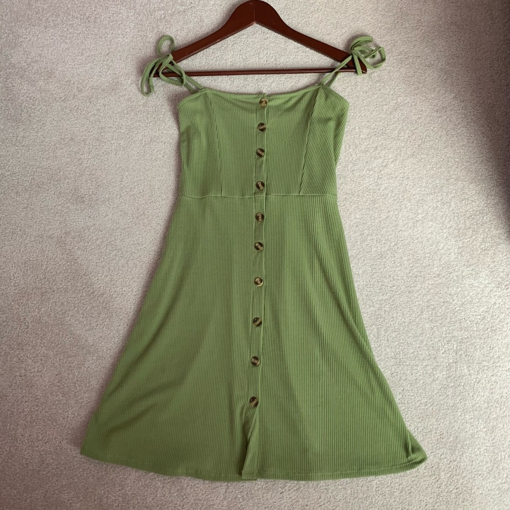 Green fitted dress with buttons